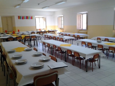A Sanza la mensa scolastica diventa “Plastic free”. Vietato l'uso di piatti  e stoviglie di plastica – Ondanews.it